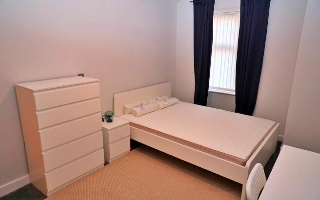 Room 1 (Pic 2)