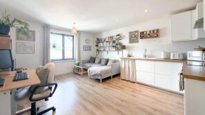 Flat 313, 21 West, Skypark Road, Bedminster, Bristol BS3 3NA