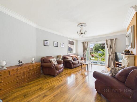 5 bed Detached for sale Image 7