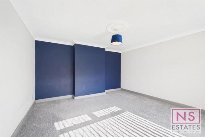 3 bed Semi-Detached for sale Image 6