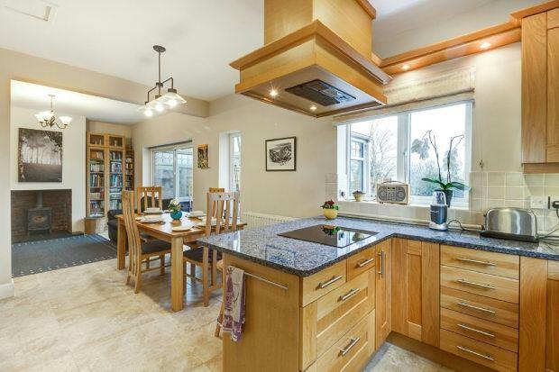 LIVING DINING KITCHE