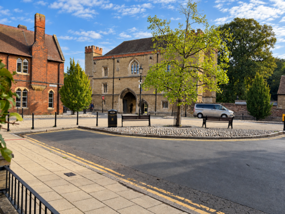 Barton Square, Ely, Cambridgeshire photo 4