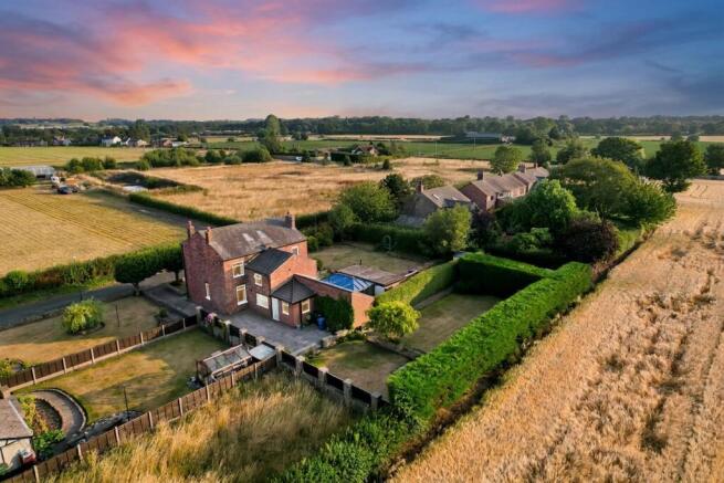 Daisy Lane, Lathom, L40 photo 4