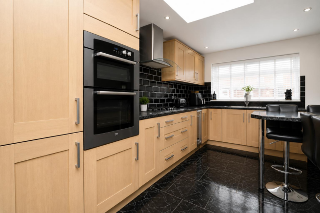 2 bed Terraced for sale Image 7