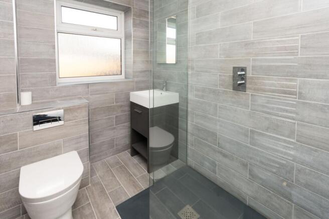 2 bed Flat to rent Image 5