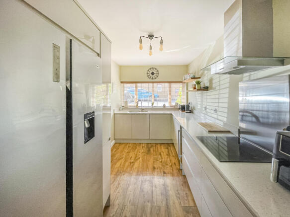 3 bed Detached for sale Image 3