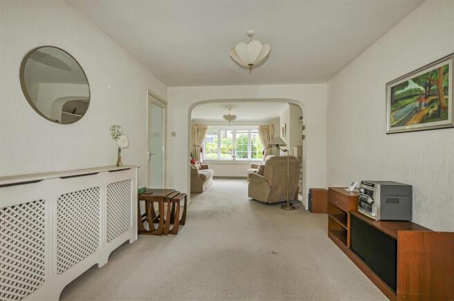 Wildwood Avenue, Bricket Wood, St. Albans photo 4