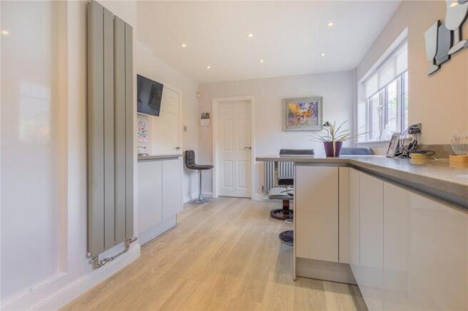 4 bed Detached for sale Image 6