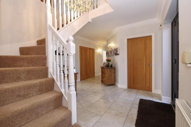 4 bed Detached for sale Image 6