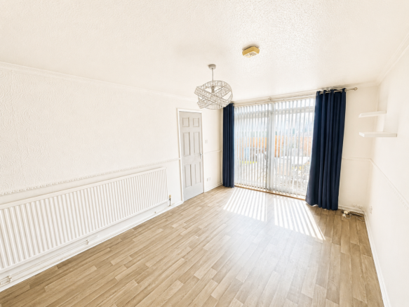3 bed House to rent Image 5