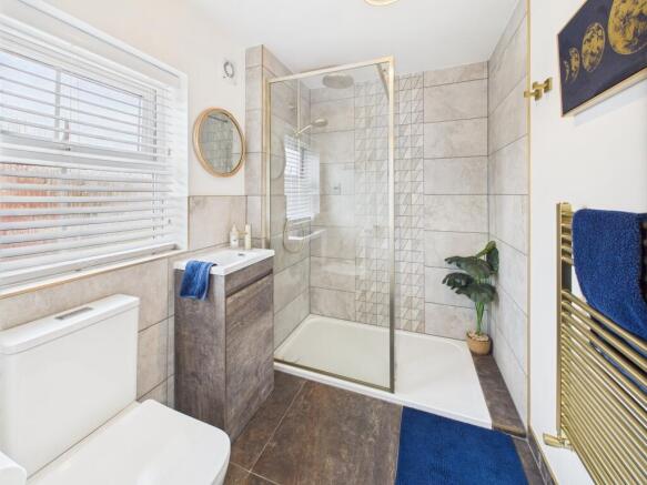 en-suite shower room