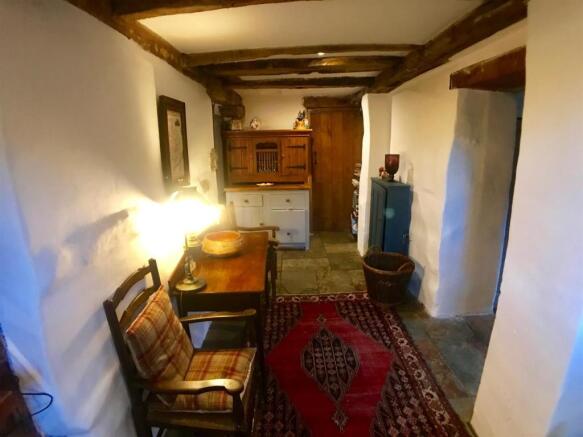 SIDE HALL
