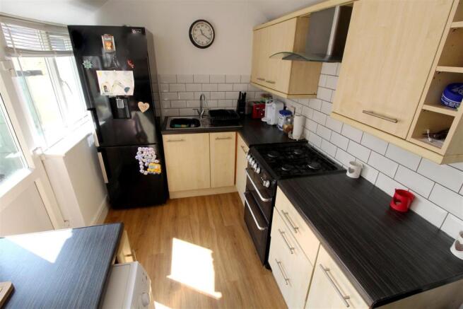 Kitchen 1.jpg