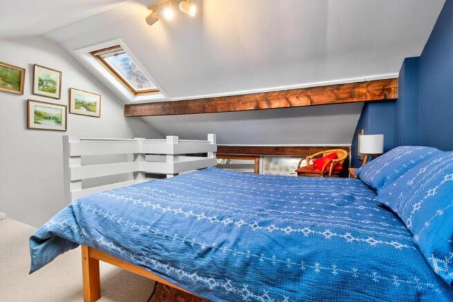 3 bed Terraced for sale Image 9