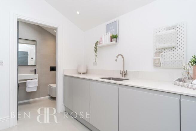 Utility/Shower Room