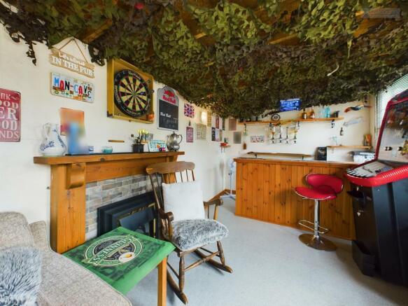 Bar/Living Room
