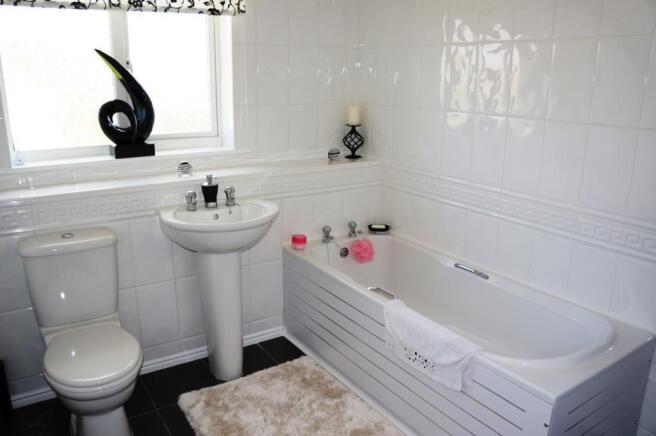 FAMILY BATHROOM
