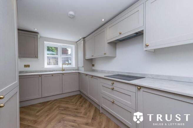 4 bed Detached for sale Image 6