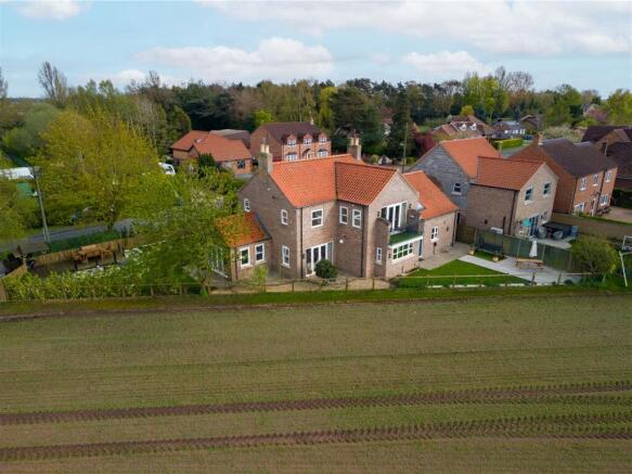 4 bed Detached for sale Image 4
