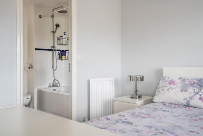 4 bed Town House for sale Image 10