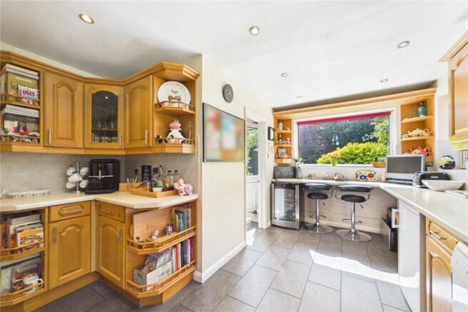 Grangely Close, Calcot, Reading, Berkshire, RG31 photo 4
