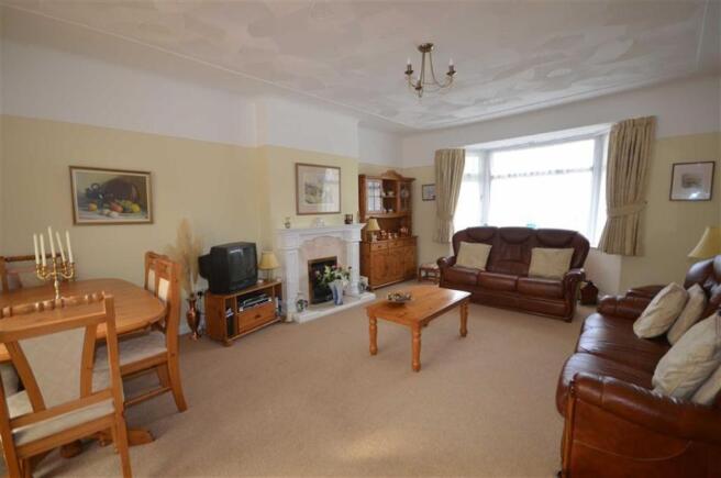 LIVING ROOM/DINING A