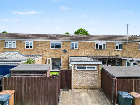 Bude Crescent, Stevenage, Hertfordshire photo 4