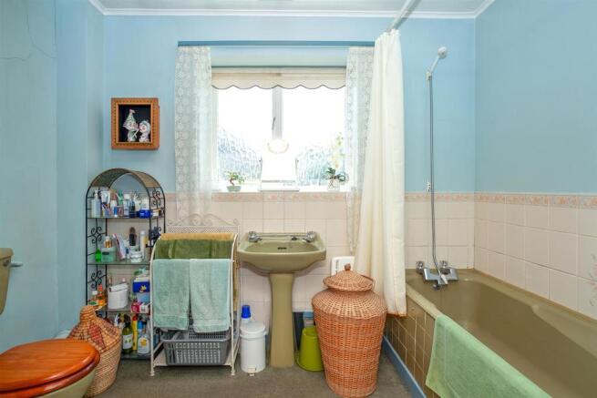 Bathroom.jpg
