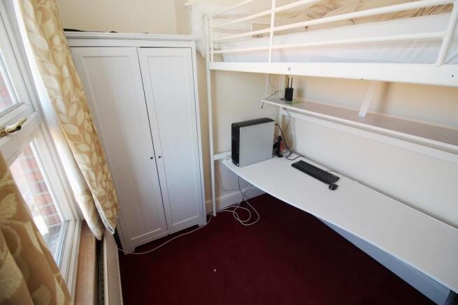 6 Tilehurst Road - N