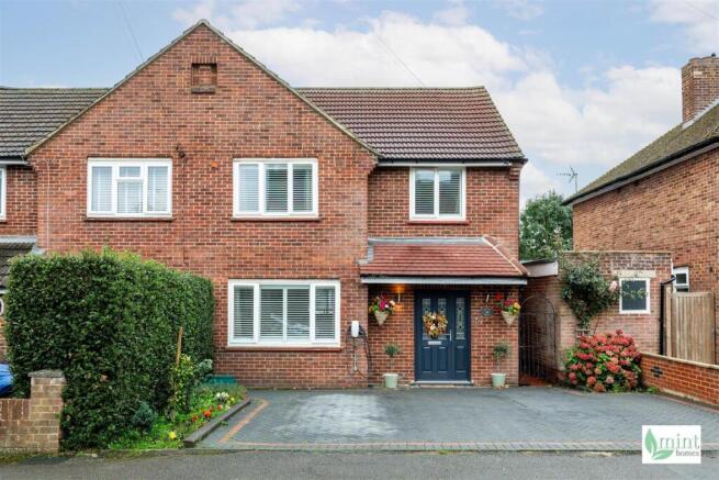 Watermark - 24 Manor Drive-30.jpg