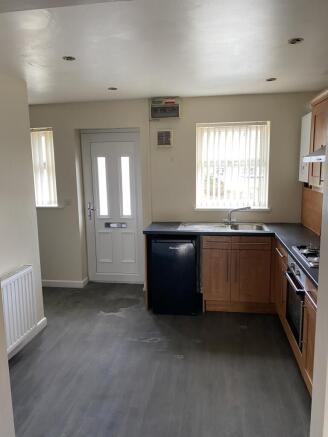 2 bed House to rent Image 2