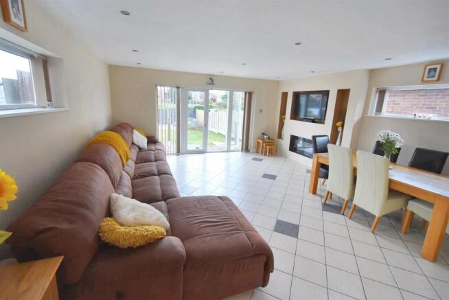 Second Lounge