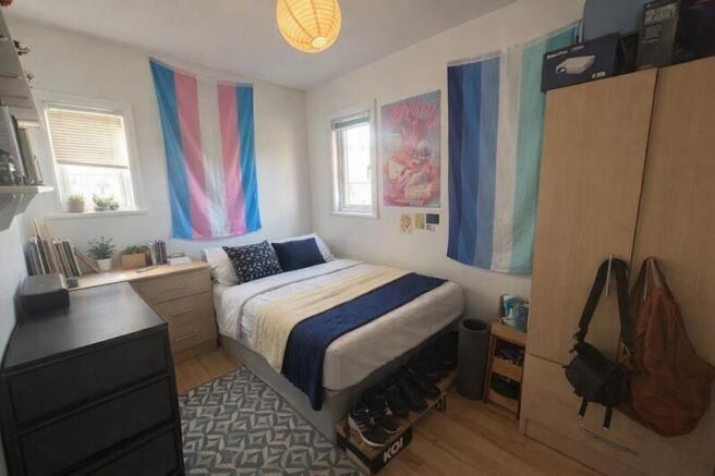 5 bed Semi-Detached to rent Image 5
