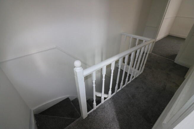 2 bed End of Terrace to rent Image 8