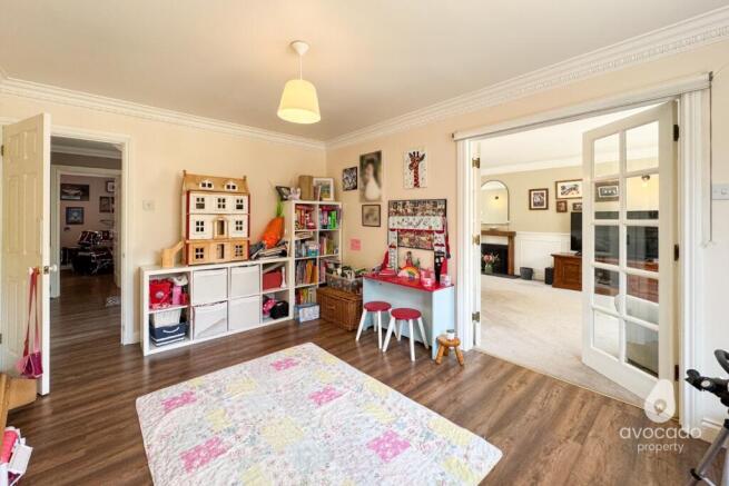 Curlys Way, Swallowfield, RG7 photo 4