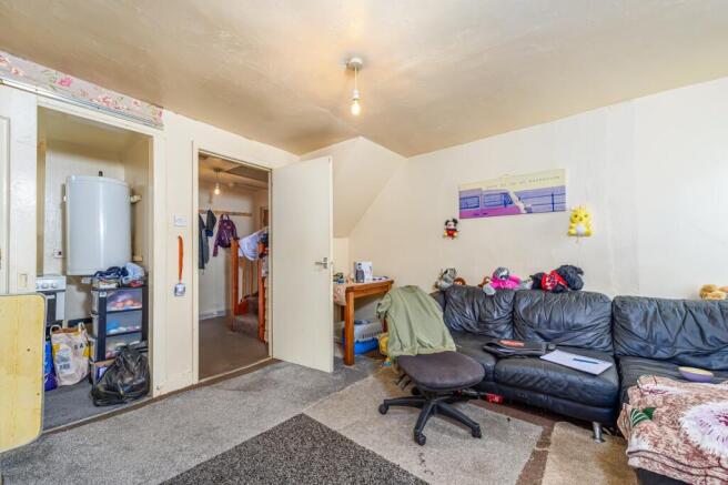 3 bed Flat for sale Image 10