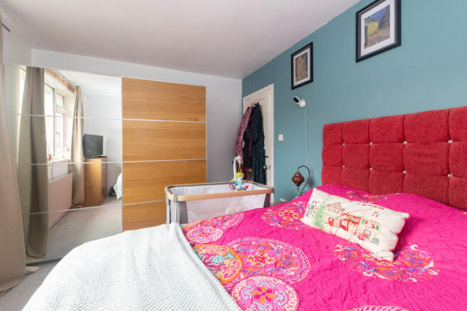 3 bed Semi-Detached for sale Image 10