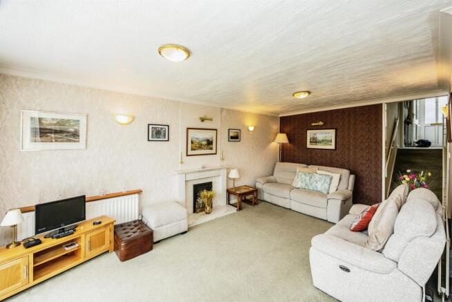 4 bed Semi-Detached for sale Image 4