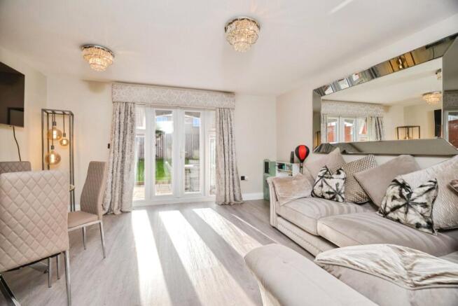 3 bed Semi-Detached for sale Image 4