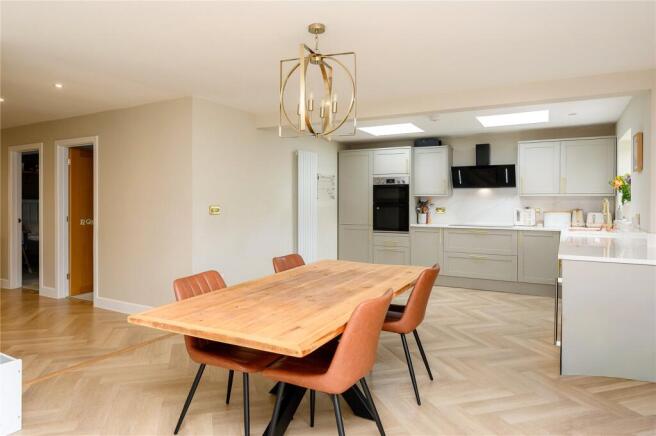 3 bed Bungalow for sale Image 6