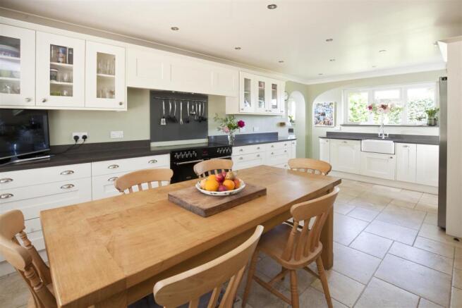 Carrick House- Kitchen / Breakfast Room.jpg