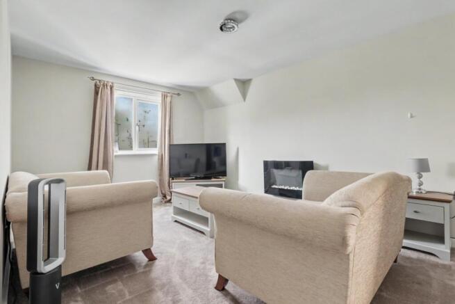 2 bed Flat for sale Image 4