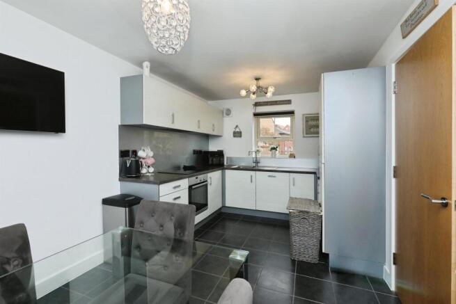 4 bed Detached for sale Image 6