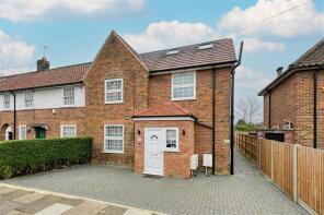 7, Saxon Drive, London W3 0NU