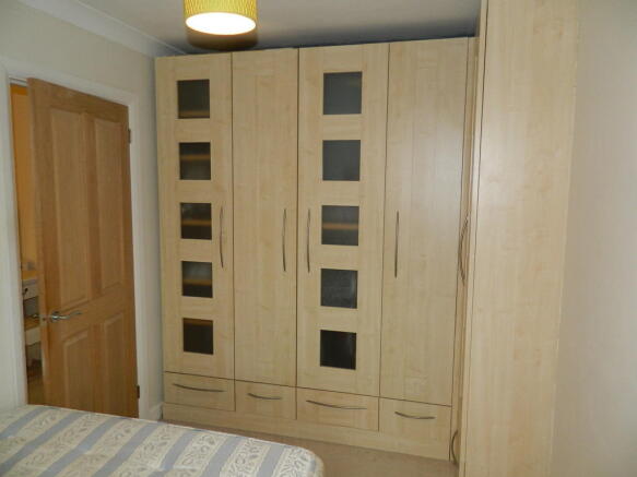 Fitted Wadrobes in 2nd Bedroom