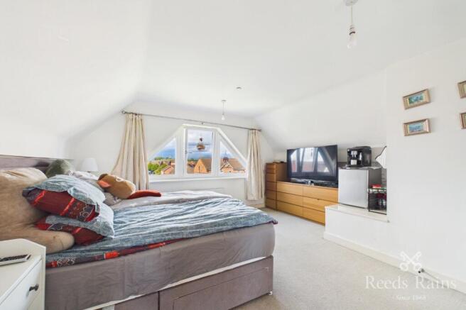 5 bed Terraced for sale Image 7