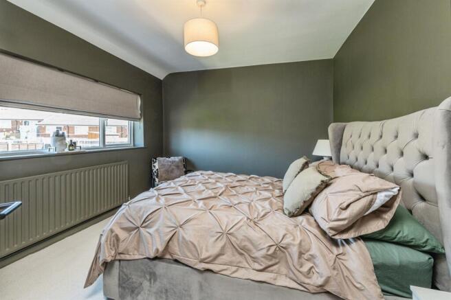 3 bed Semi-Detached for sale Image 11