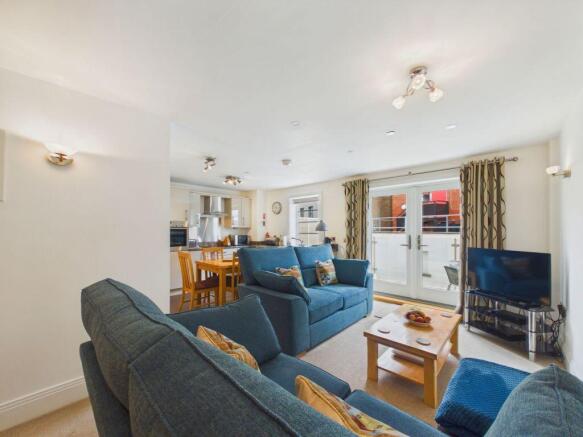 2 bed Apartment for sale Image 5