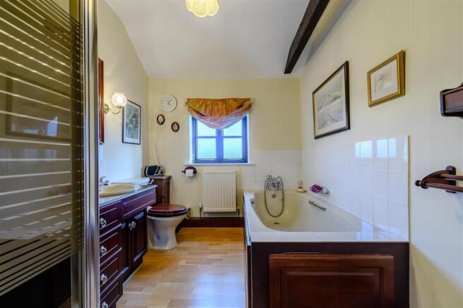8414802-interior14.jpg