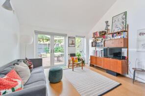 4, Ravens Mews, London SE12 8ER